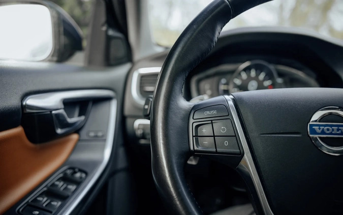 Volvo S60 cena 61300 przebieg: 181307, rok produkcji 2014 z Lublin małe 596